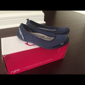 ryka women's sandra walking shoe